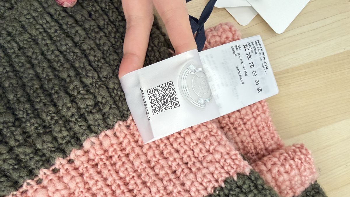 Moncler Foulards, Tücher & Schals: New big warm Moncler Scarf 24cmx 260cm with tag – Neu (gemäss Beschreibung) aus Birmensdorf ZH von Bibiisgood 5