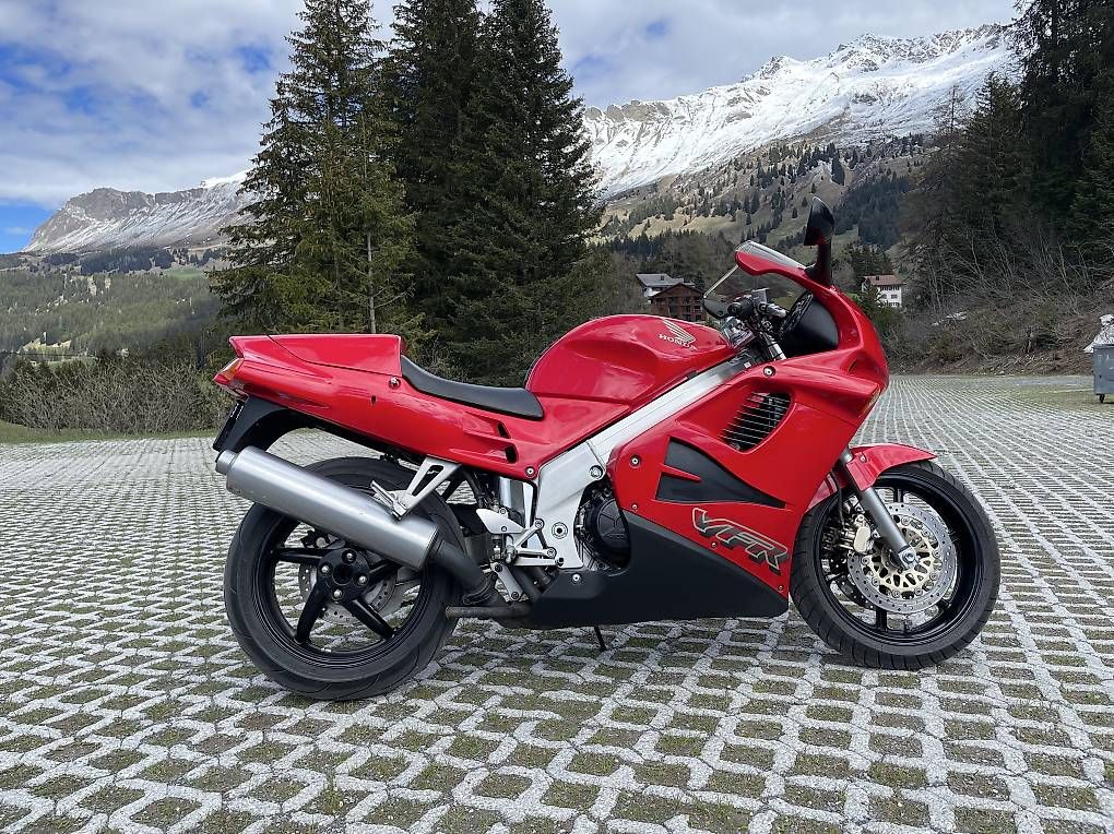 Honda VFR 750 RC36 II (Gebraucht) in Domat Ems für CHF 2200 – nur ...