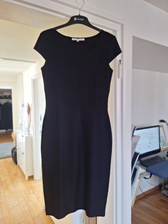 The Swiss Label schwarzes figurbetontes Kleid knielang Gr.38
