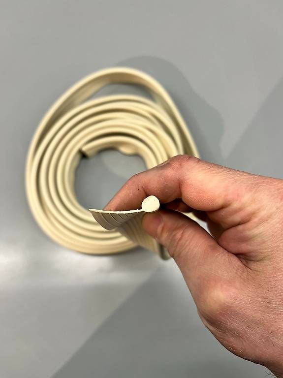 Sonstiges Zubehör: Käder Beige – Gebraucht aus Winterthur von Klebstreifen 1