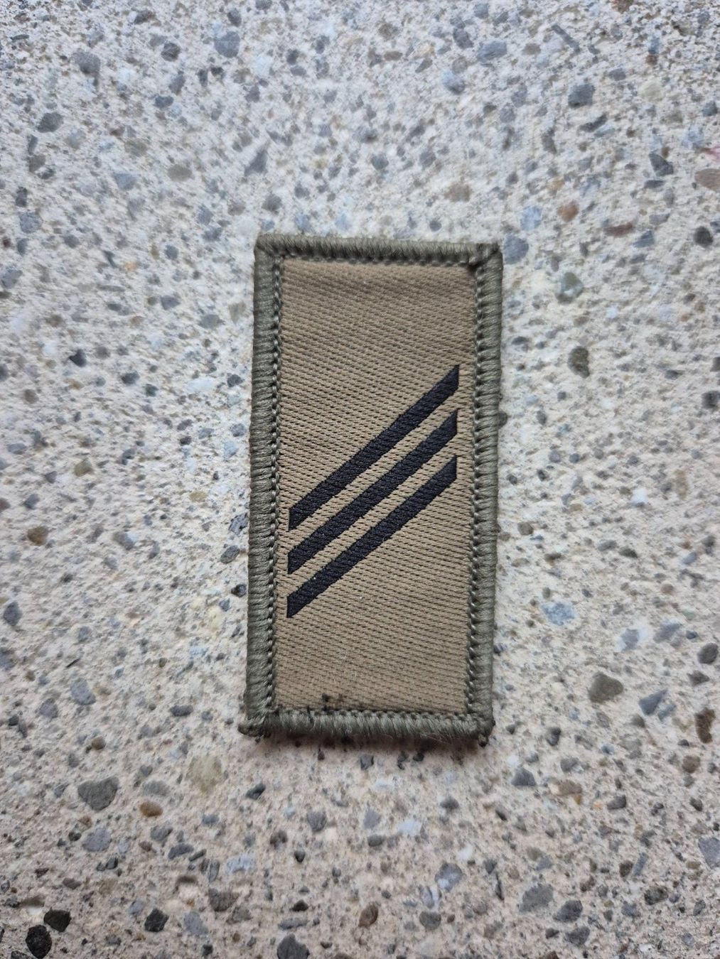 Schweizer Armee Plaketten & Abzeichen: *** Gradabzeichen Obergefreiter mit klett *** – Gebraucht aus Riedholz von fr_sIruP