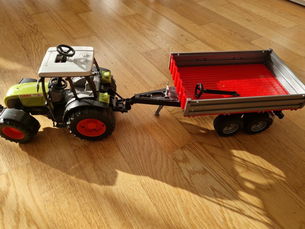  Bruder Traktor mit Anhänger (Gebraucht) in Oberdorf NW für CHF 15 – mit Illustration 