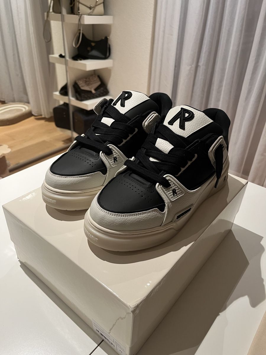 Represent Scarpe da uomo: Represent Sneaker, gr. 44 – Nuovo e nell'imballaggio originale da Nussbaumen AG venduto da damalone
