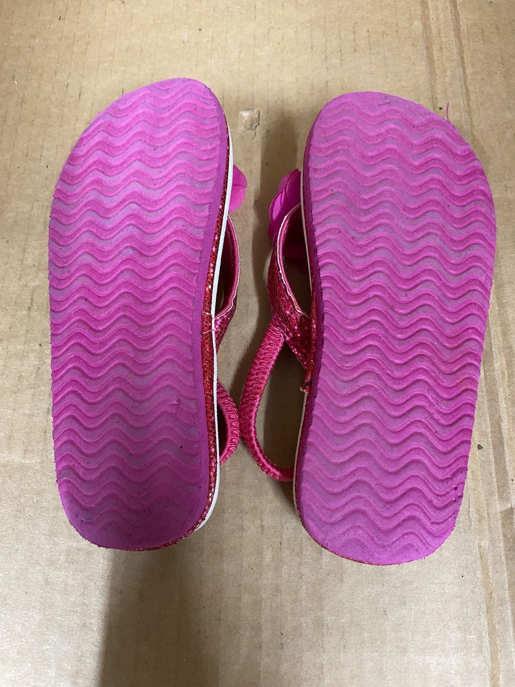 Chaussures filles: FlipFlops Mädchen Grösse 28 – D'occasion à Eschlikon TG par RamonaSt 4