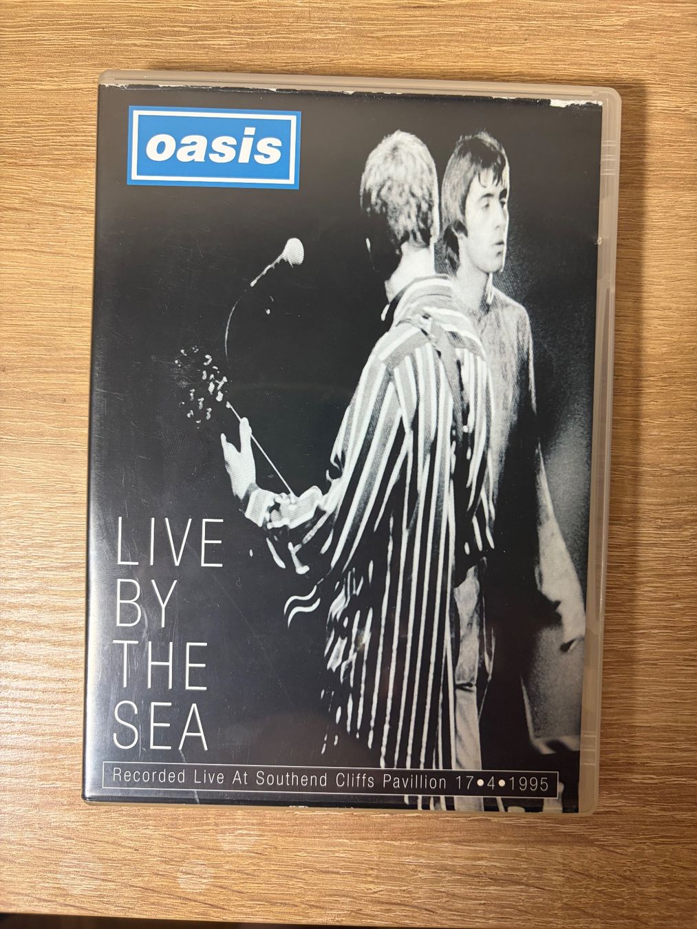 Tutti i DVDs: Oasis - Live By The Sea DVD – Usato da Thusis venduto da chur_city