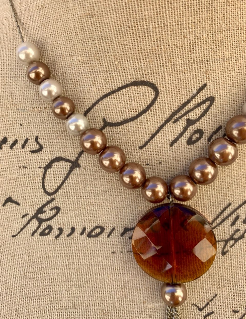 Catenine: Superbe collier LDADPR effet perle et verre brun taillé – Nuovo (secondo la descrizione) da Martigny venduto da only__you 1