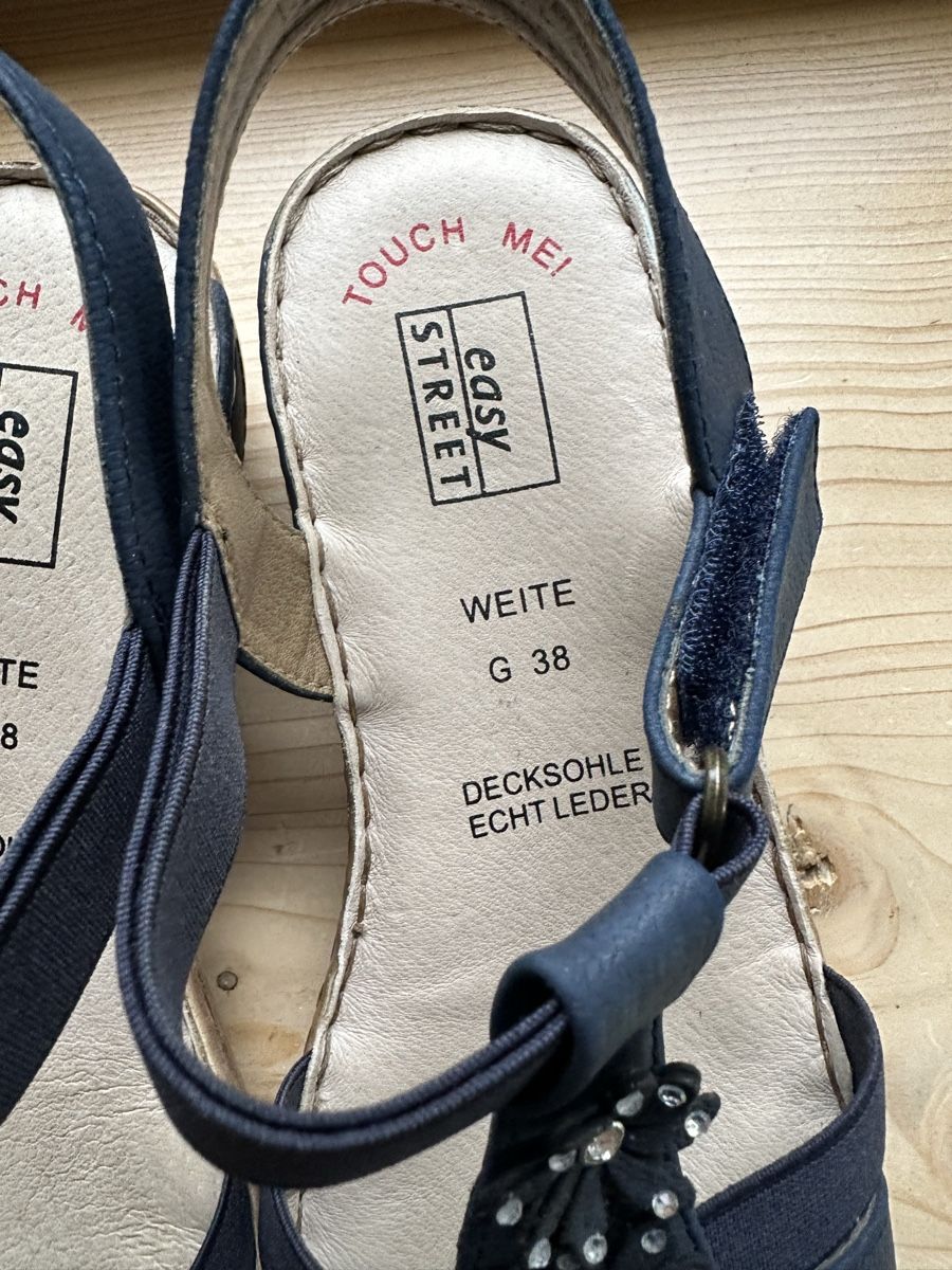 Scarpe da donna: Dunkelblaue Sandaletten – Usato da Ottikon venduto da lo99 2