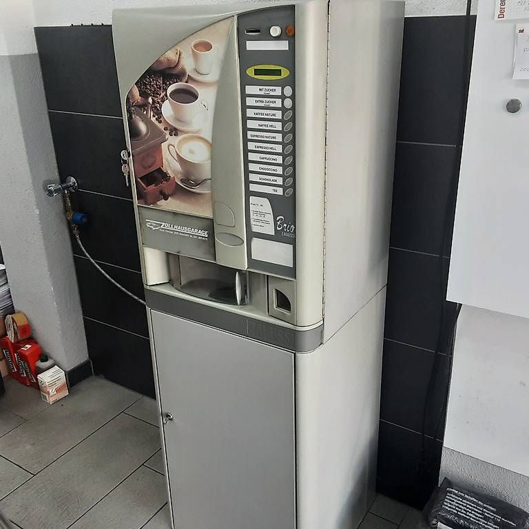 Macchine per caffè & Macchine per espresso: Kaffeeautomat  Standgerät – Usato da Emmenbrücke venduto da Zoll58 4