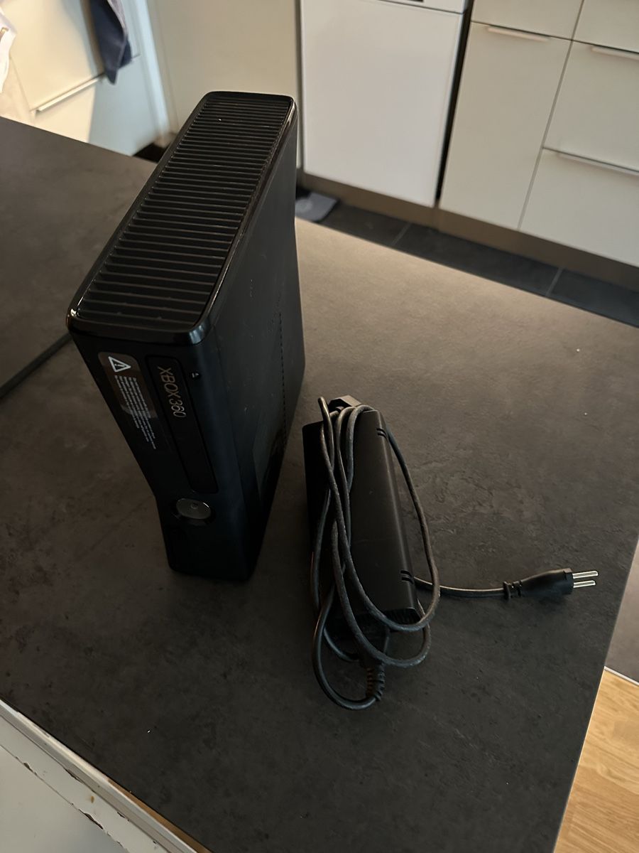 Microsoft Console: Microsoft Xbox 360 – Usato da Genève venduto da Zimmii91 1