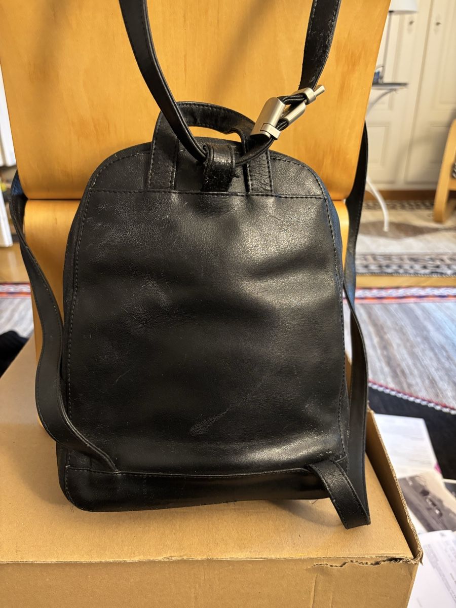 Mandarina Duck Rucksäcke: Mandarina Duck Lederrucksack – Gebraucht aus Bern von Himmelsherold 3