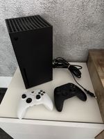 Xbox Series X Konsole mit zwei Controllern gebraucht