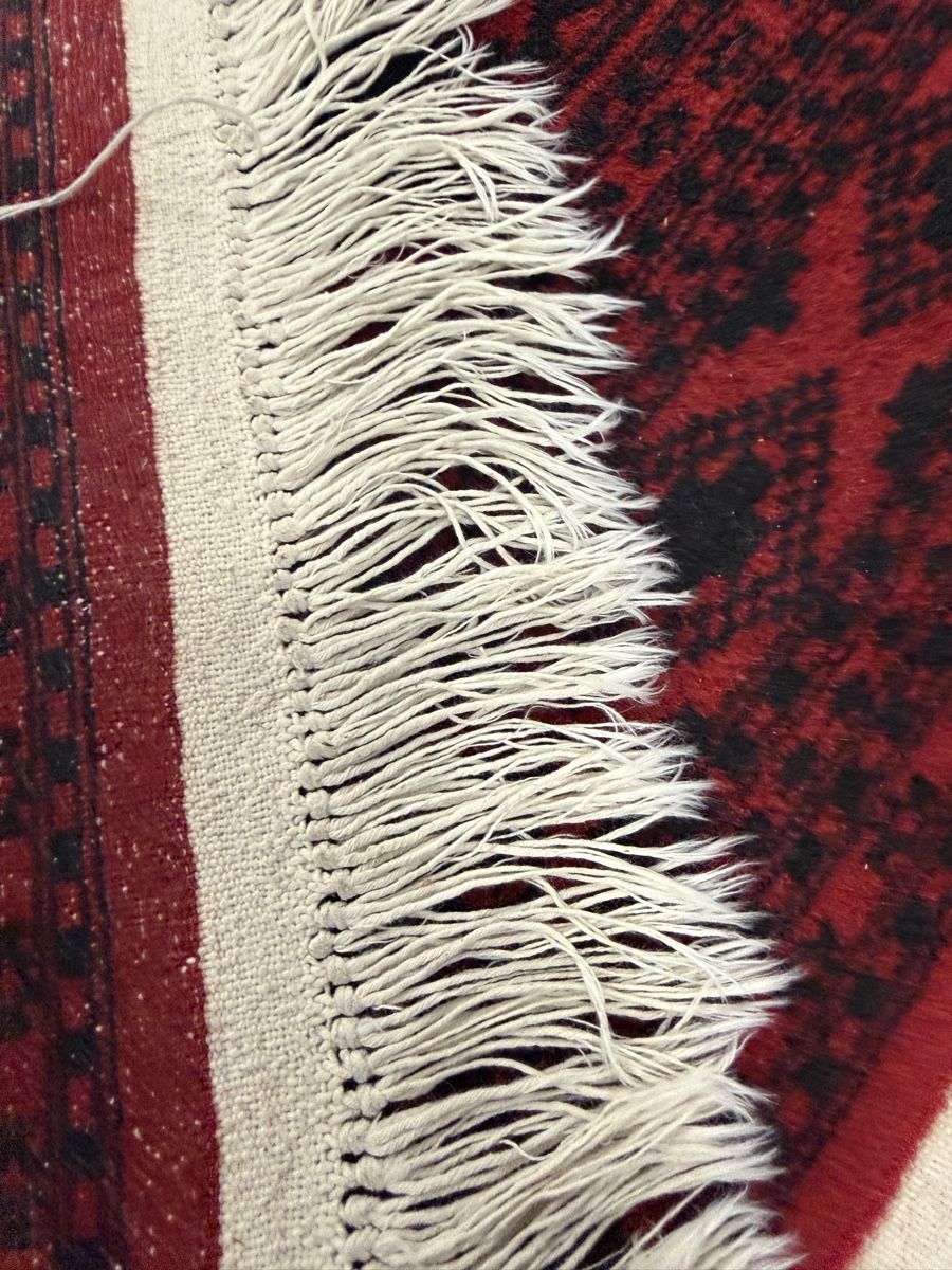 Teppiche: Teppich rot-schwarz gemustert mit Fransen ca. 282x191cm – Gebraucht aus Strengelbach von RaenAntikDesign 5