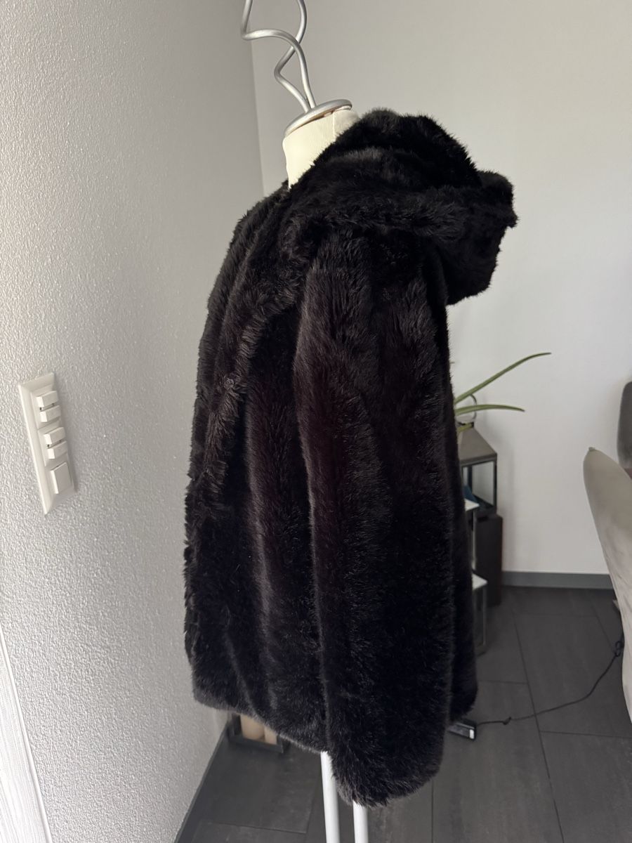 Zara Jacken: Elegante Kunstpelz Jacke - Grösse S – Gebraucht aus Olten von bir_k96n 1