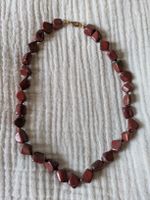 Schöne Steinkette