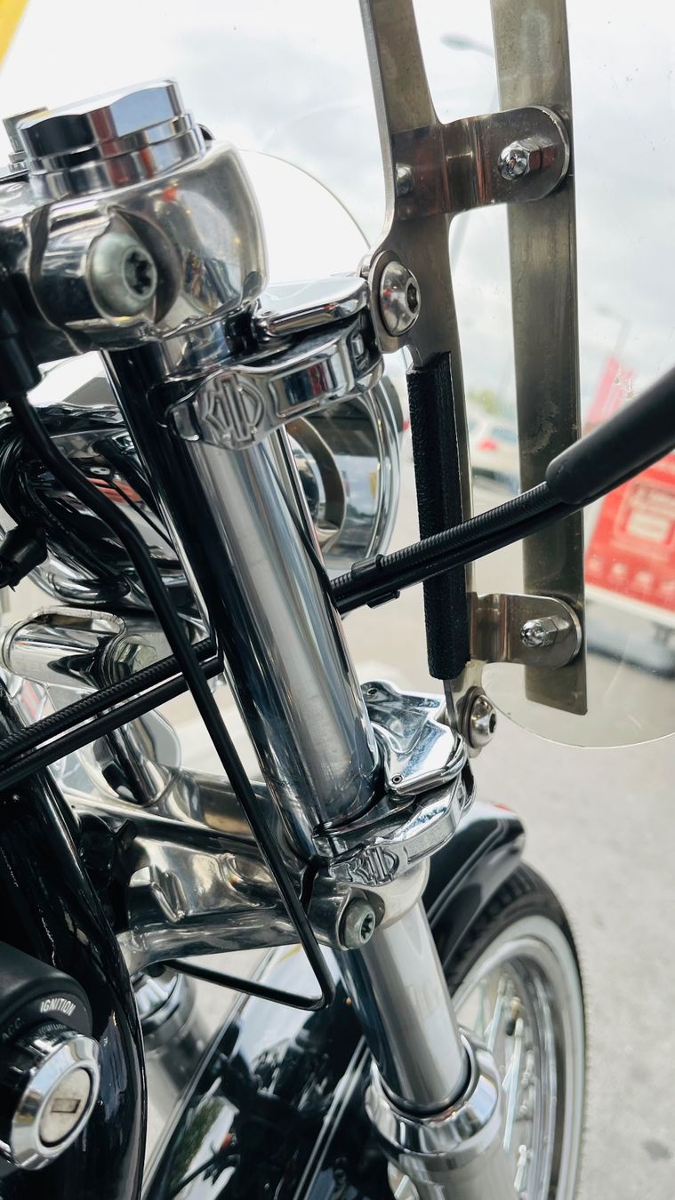 Harley-Davidson Toutes les pièces détachées moto: Original Windschutzscheibe von Harley Davidson – D'occasion à Weggis par hoe_m9ky 1