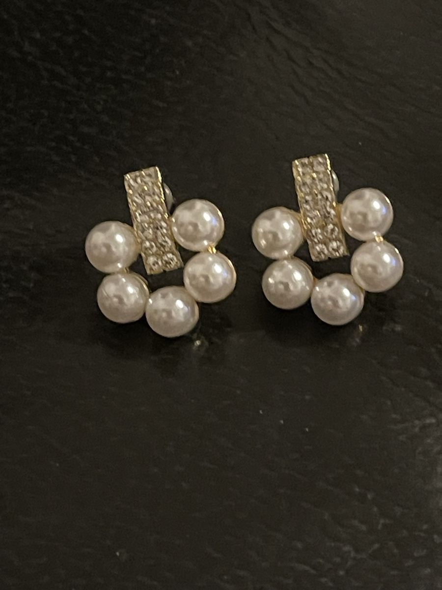 Orecchini pendenti & Orecchini a lobo: Boucles d'oreilles perles et brillants chics neuves – Nuovo (secondo la descrizione) da Kloten venduto da Vermicelles 2