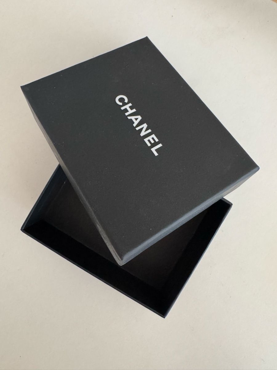Portagioie: CHANEL black box with pouch good condition – Nuovo (secondo la descrizione) da Zürich venduto da brandy9 2