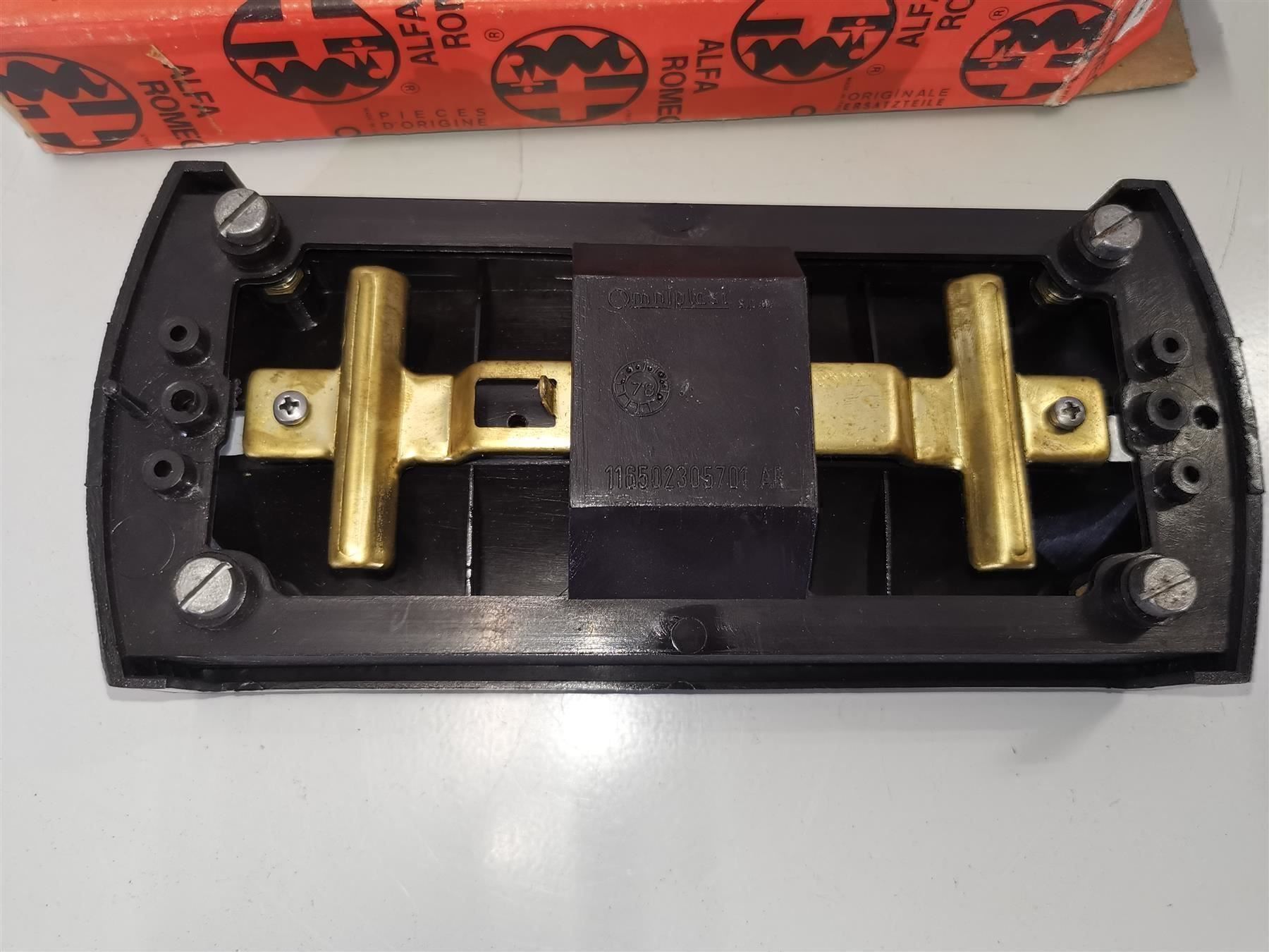 Tutti pezzi di ricambio auto: Alfa Giulietta 116 Hupknopf NEU – Nuovo (secondo la descrizione) da Thalwil venduto da Joker690 2