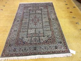 Orientteppich aus Seide! China! Frisch gereinigt! N 361