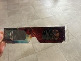 Lunettes éclipse solaire jamais ouvert !
