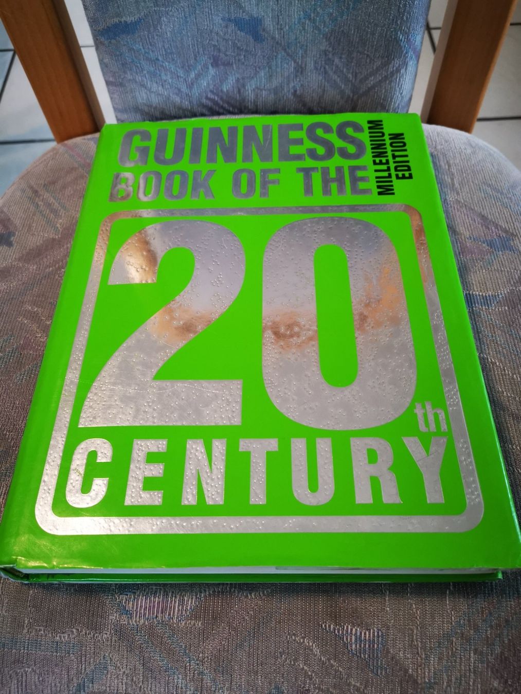 Libri: Livre Guinness du 20e siècle - Edition Millenium! – Usato da Courtepin venduto da Fin_dj7p 2