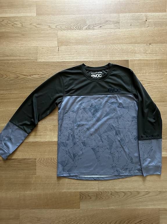 Evoc Canottiere & Pantaloni: 2 Bikeshirts, EVOC, GORE – Usato da Kehrsatz venduto da Hironimo 1