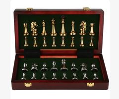 Luxuriöses Schachspiel aus Metall – Gold & Silber Edition  E