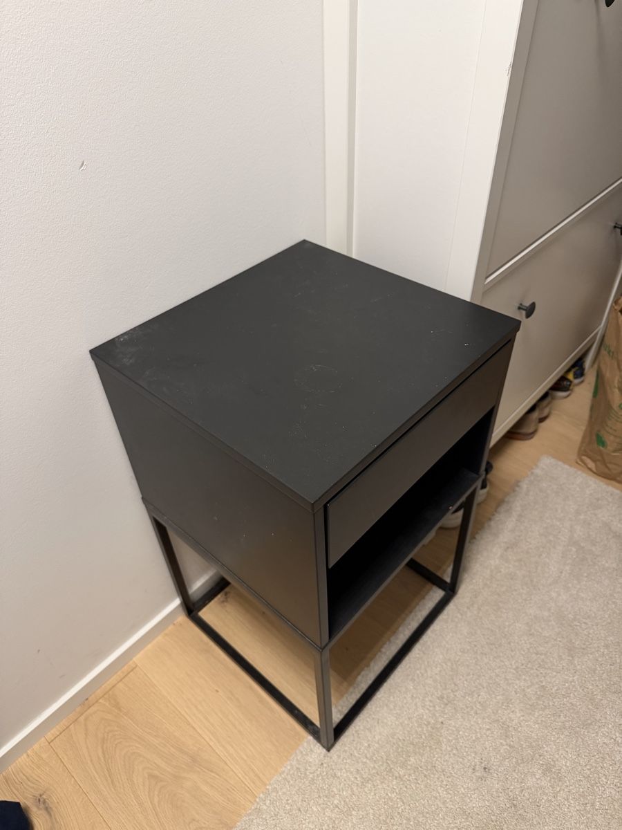 Ikea Comodini: Ikea Nachttisch 2stk Bedside table – Nuovo (secondo la descrizione) da Zug venduto da OJ1212