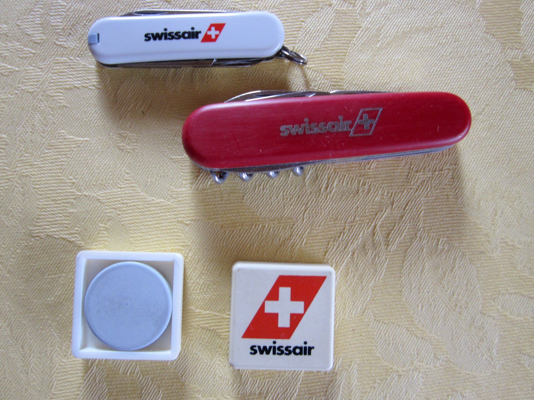 Swissair Taschenmesser: Swissair Sackmesser und 2 Magnete – Gebraucht aus Binningen von fel_8mgn