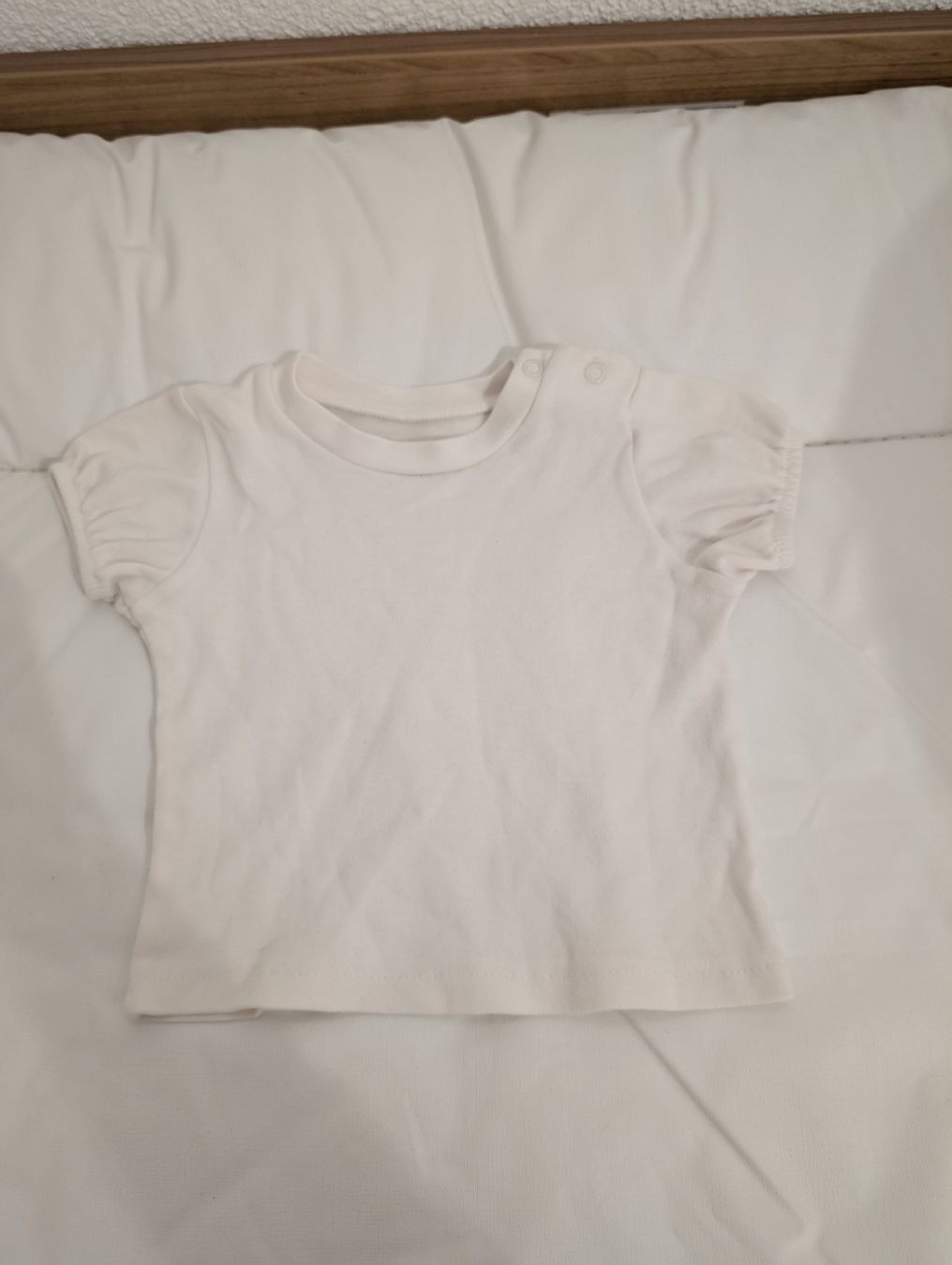Blusen, T-Shirts & Tops: T-Shirt für Mädchen – Gebraucht aus Buchs ZH von nudle10
