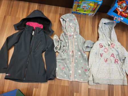 3 Mädchen Jacken Herbst Gr. 134/140 B11