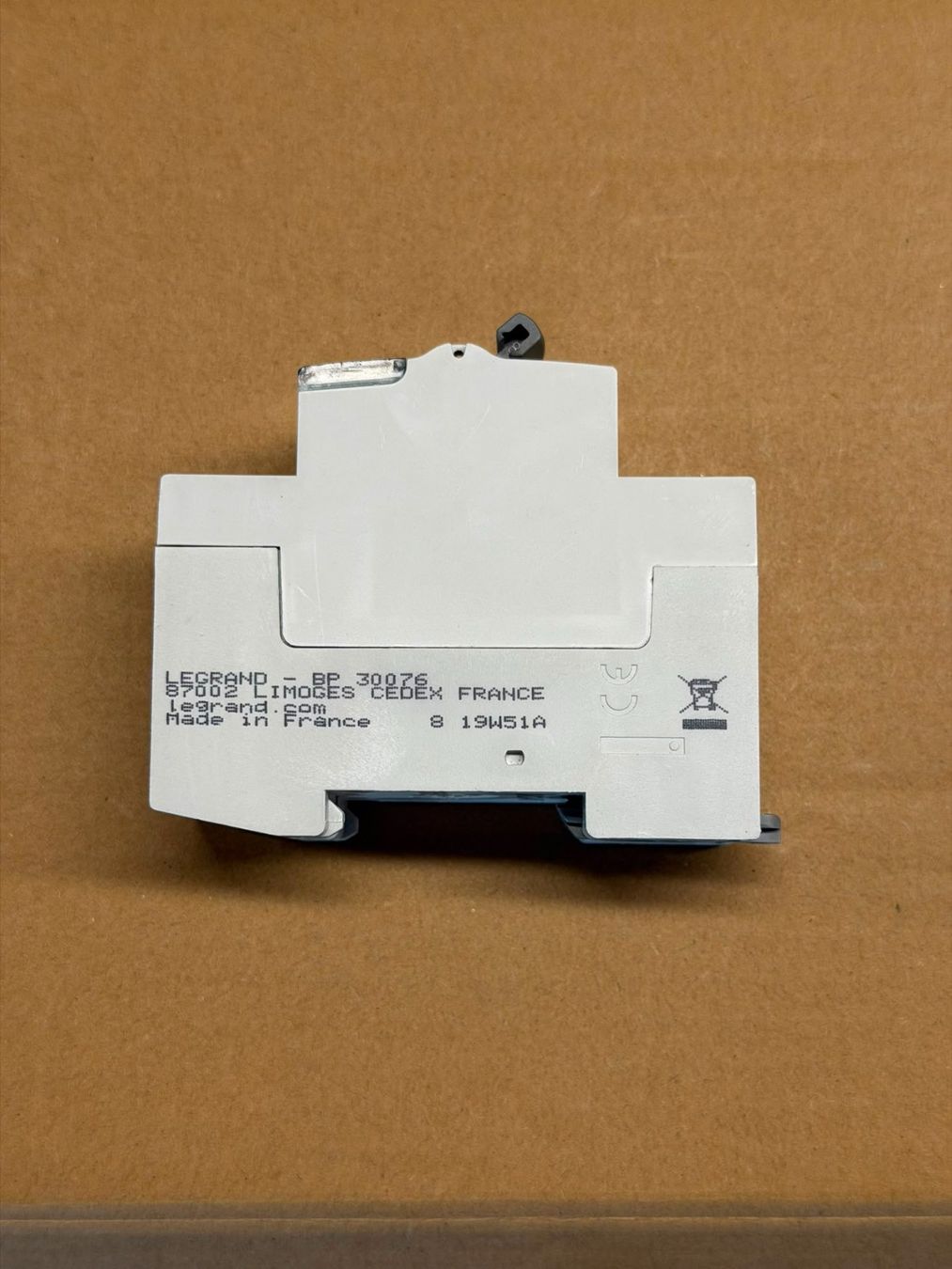 Legrand Alimentation électrique: Legrand Fehlerstromschutzschalter 40 A 30 mA, Neu – Neuf (Voir description) à Aristau par SwissVolts_Akkus 1