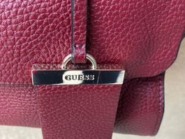 Lässige Tasche von GUESS Farbe berry