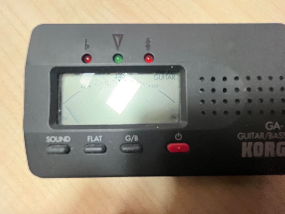 GA1 Guitarren Stimmgerät mit Batterien!! Kaufen auf Ricardo
