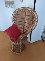 Fauteuil Emmanuelle en rotin – à restaurer
