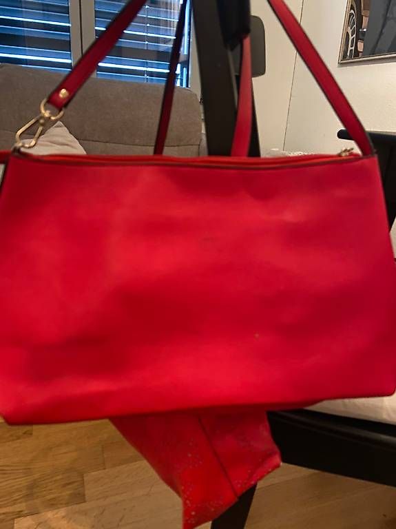 Borse da donna: Rote Damen Tasche – Usato da Oberglatt ZH venduto da val_wq29 3