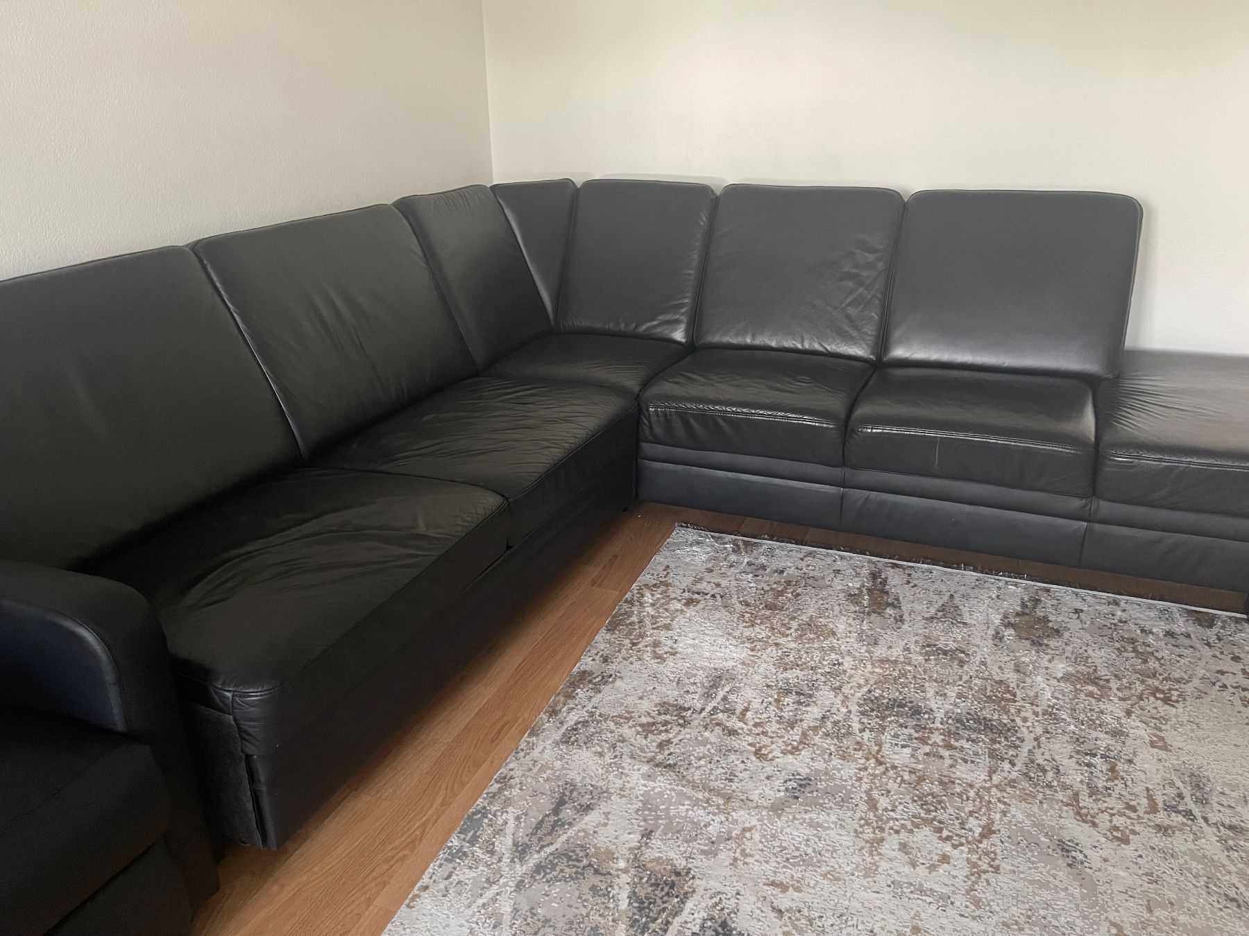 Sofas: Echtleder Sofa mit Bettfunktion – D'occasion à Schaffhausen par mer_8l5d