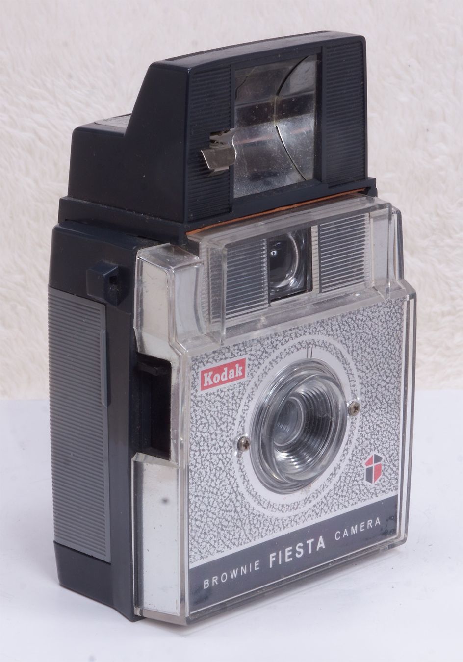Kodak Fotocamera: Kodak BROWNIE FIESTA CAMERA Blitzer – Usato da Zürich venduto da phueni 2