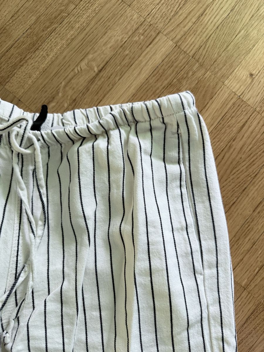 H&M Pantaloni: Pantalon été  – Usato da Monthey venduto da sen_6ckr 1