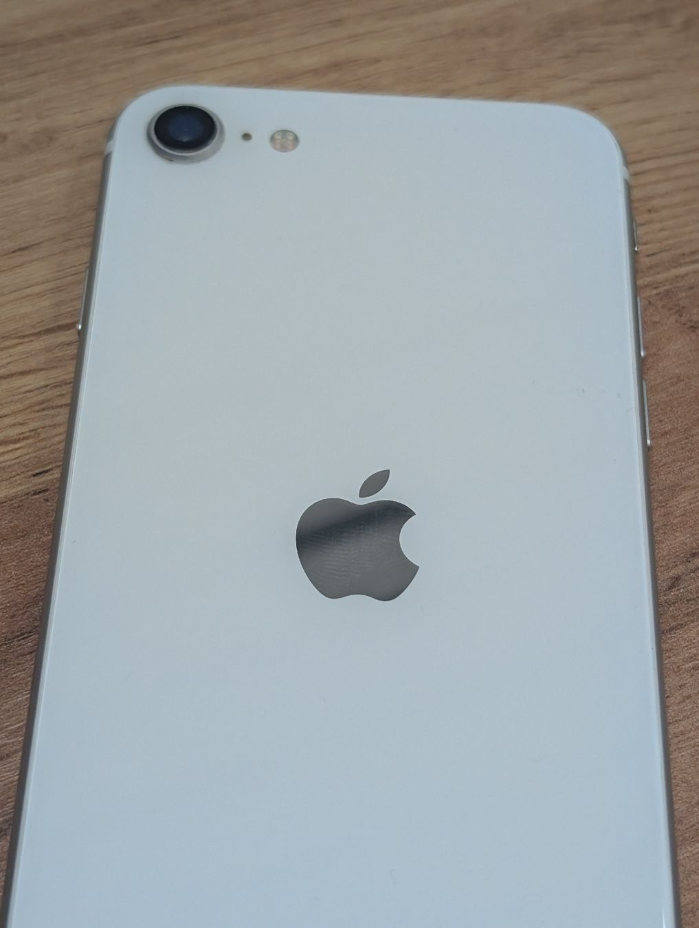Apple Portables: iPhone SE 2020 64GB blanc bon état – D'occasion à Bulle par mey_qd9c 1