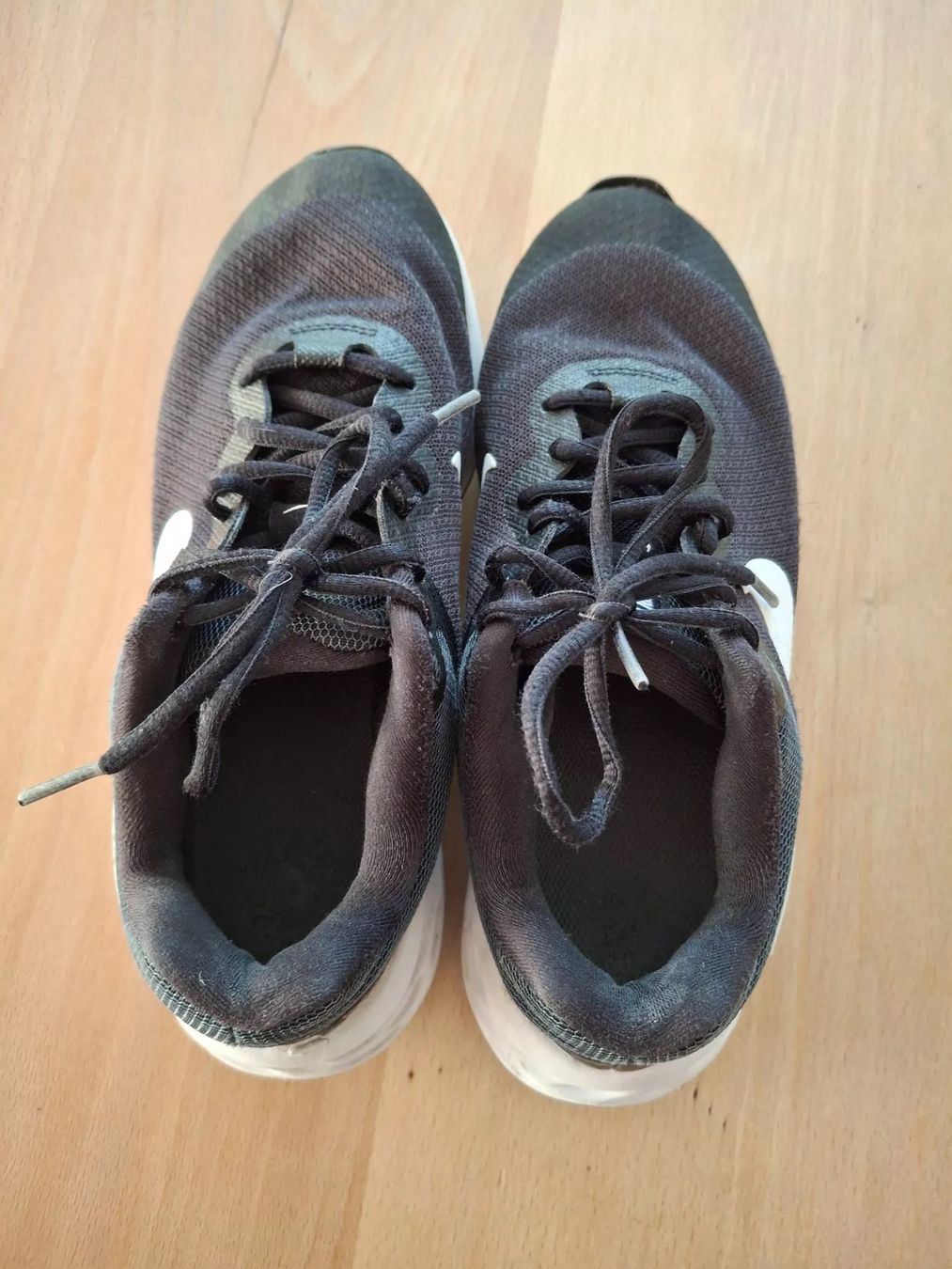 Nike Scarpe per ragazzi: Schuhe v. Nike, Gr. 38, schwarz – Usato da Bilten venduto da pelanov 4