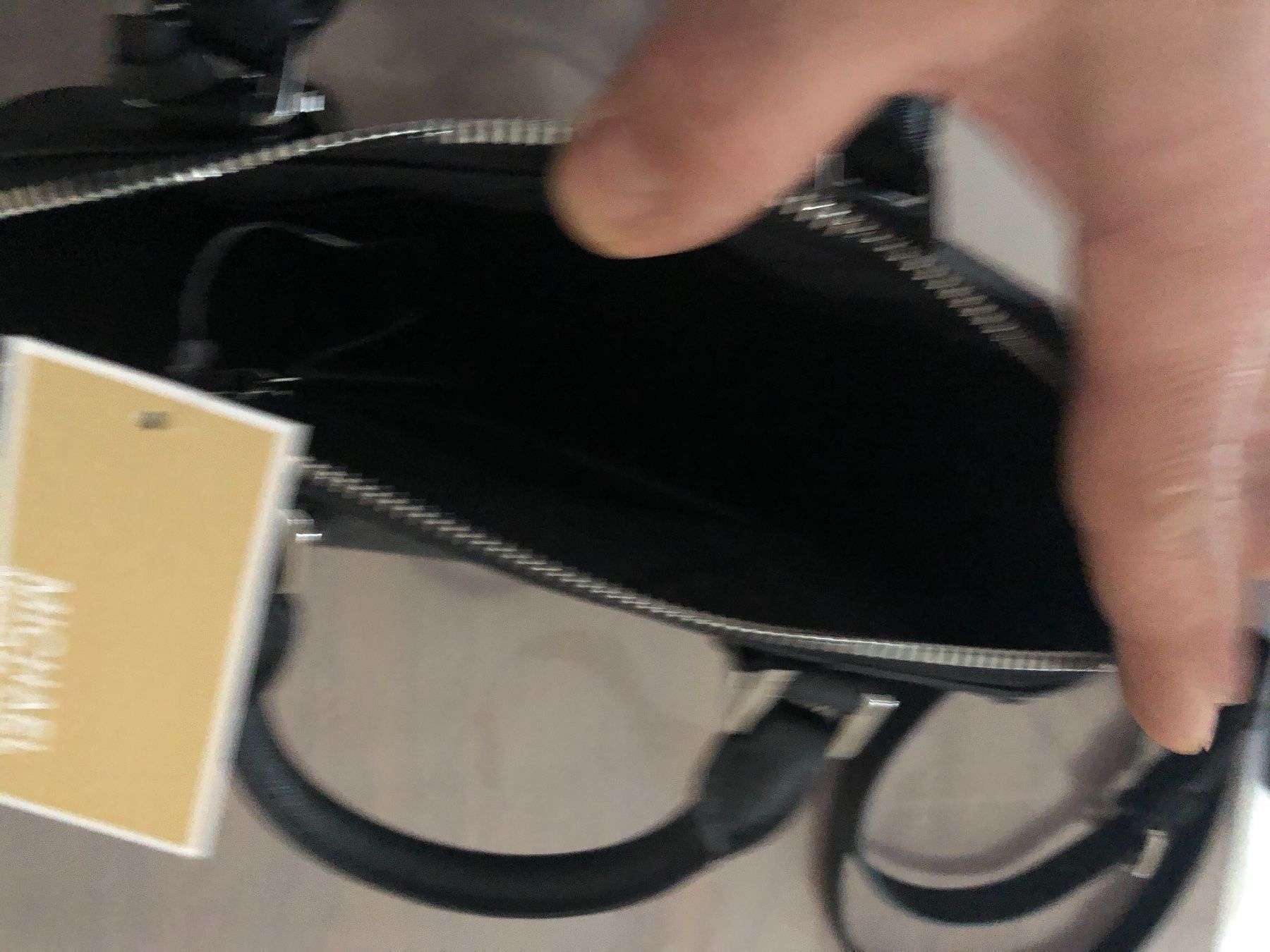Taschen für Damen: Michael Kors tasche – Neu und originalverpackt aus Fislisbach von Brandopfer810 1
