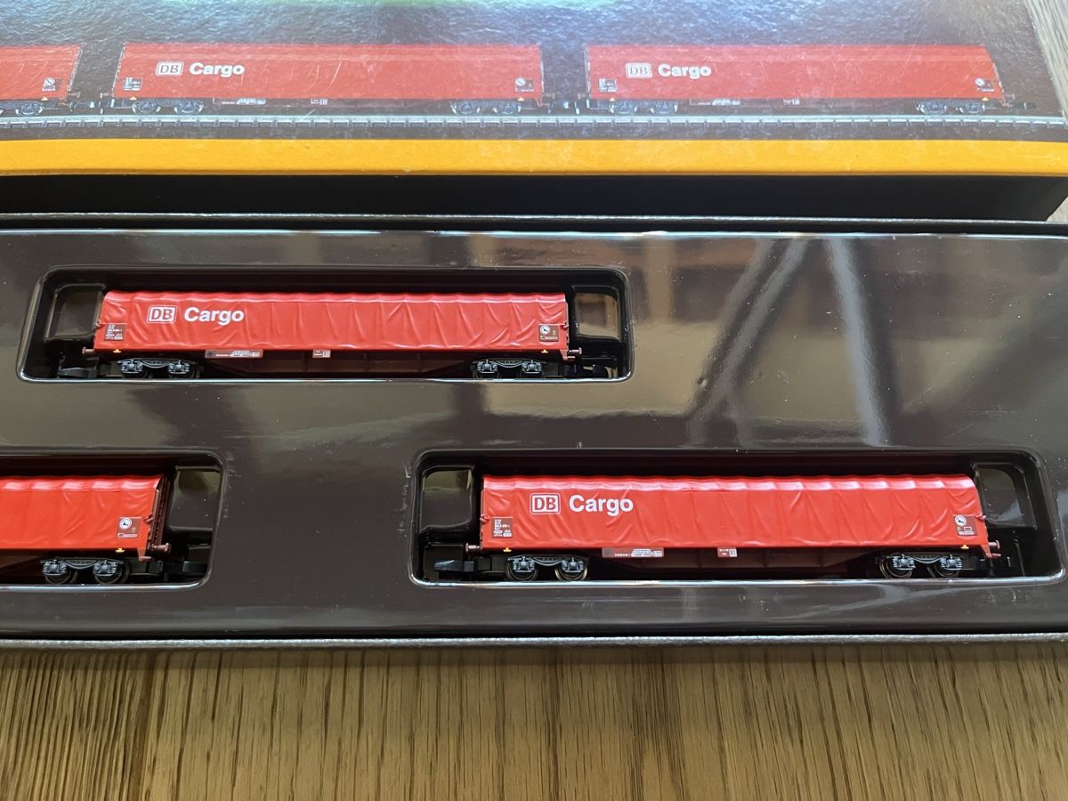 Märklin Modellini di ferrovie: Märklin 82420 Z Planenwagen-Set Rils 652 DB Cargo 3-tlg – Usato da Rümlang venduto da Snejser 2