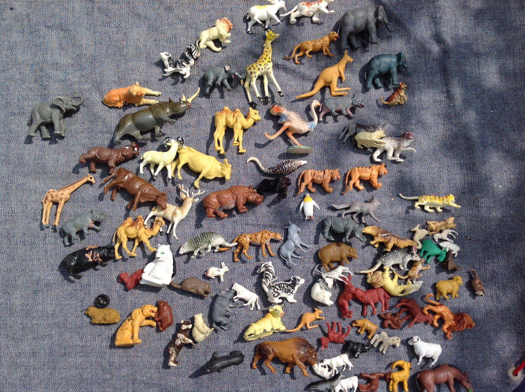 Jouets: made in hong kong  - animaux - tier – D'occasion à Vuiteboeuf par broticaire