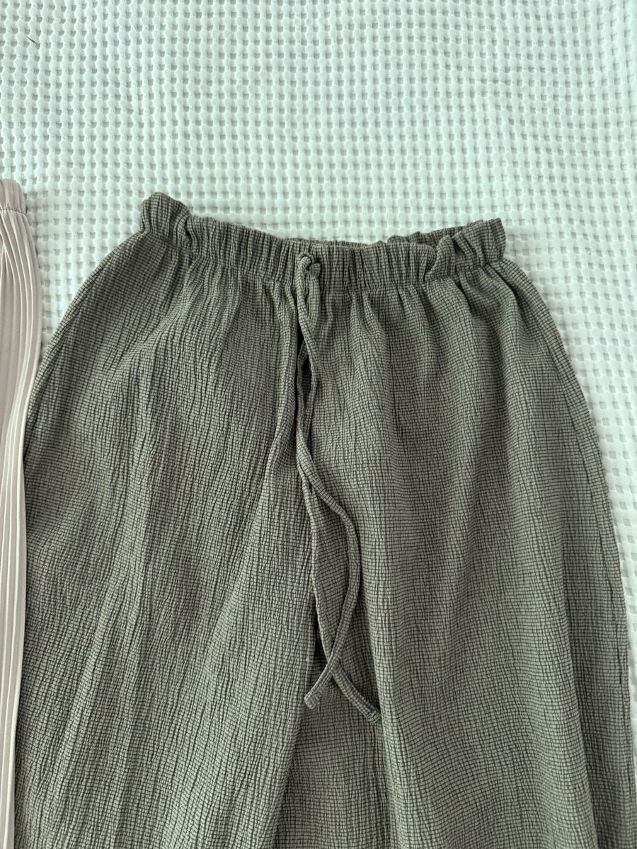 Lots de vêtements: Lot pantalons été  – D'occasion à Monthey par sen_6ckr 1