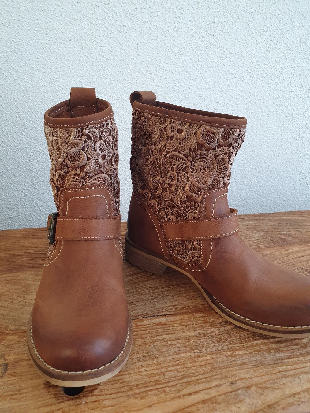 Scarpe da donna: Stiefeletten von VIAMAESTRA – Usato da Ebertswil venduto da Luna_8 2