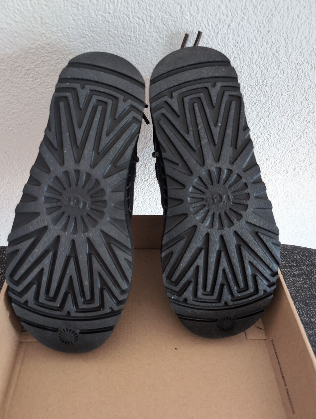 Ugg Scarpe da donna: UGG Classic Ultra Mini Boots - Size 36 -  New! – Nuovo e nell'imballaggio originale da Glis venduto da livespringly 2