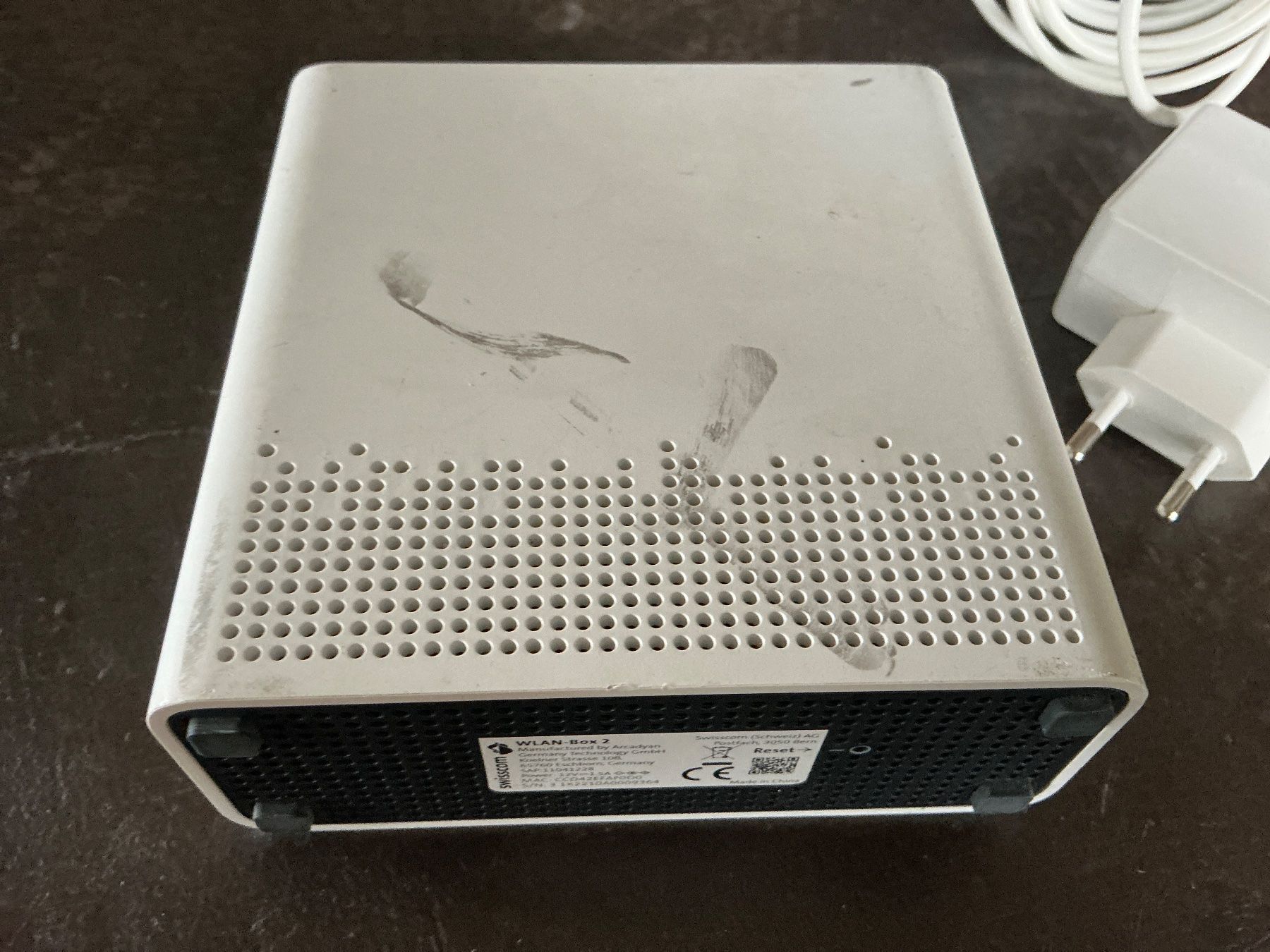 Swisscom WiFi: Swisscom WLAN-Box 2, occasion, blanc, complet – Usato da COTTENS VD venduto da Lunaebuyers 2