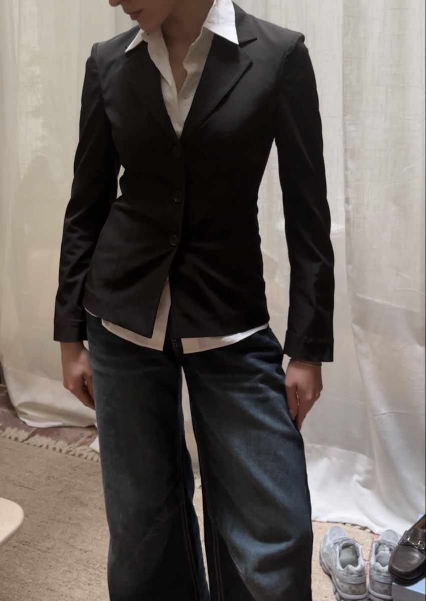 Prada Giacche: Vintage Prada Nylon Blazer Schwarz – Usato da Bern venduto da kue_db29 1
