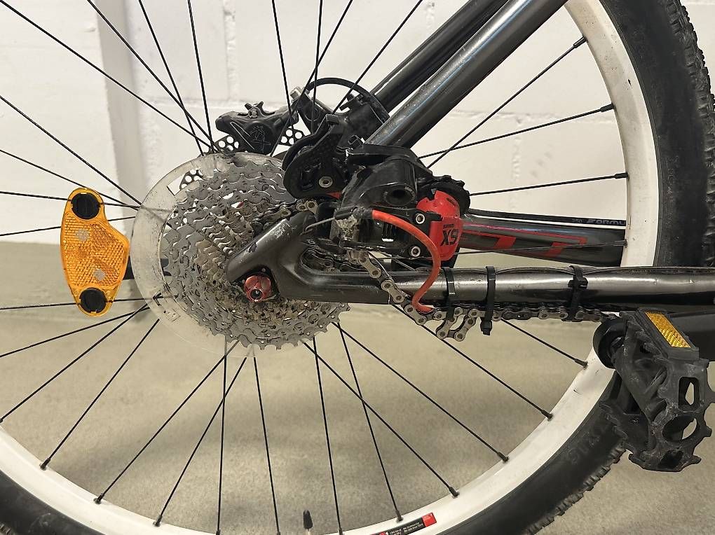 Biciclette: GT Carbon Mountainbike – Usato da Dällikon venduto da Ziloon 2